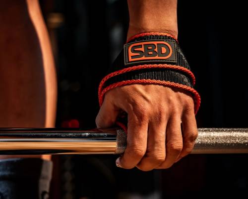 Los Straps SBD en el Powerlifting: Todo lo que Necesitas Saber